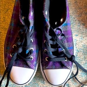 Size 8 High-top Chucks